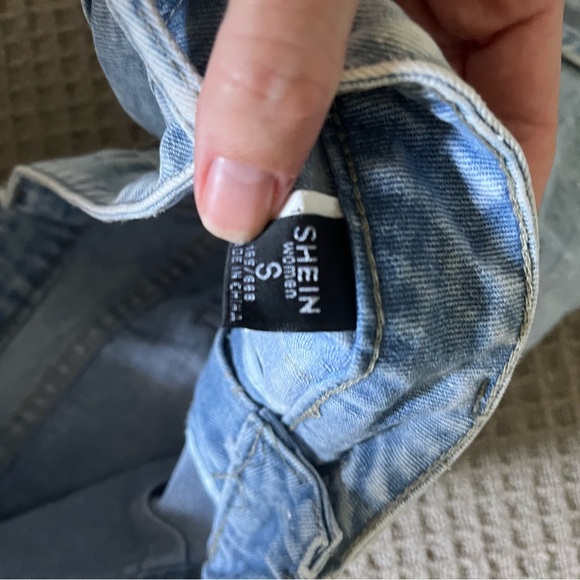 Mom style Jean shorts - Picture 3 of 3